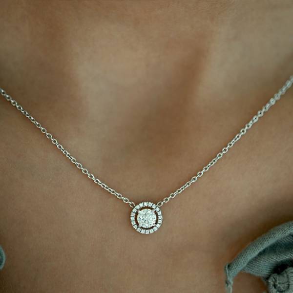 Collier Pendentif Diamant Romantica entouré